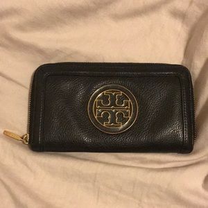 Tory Burch Amanda Continental Wallet